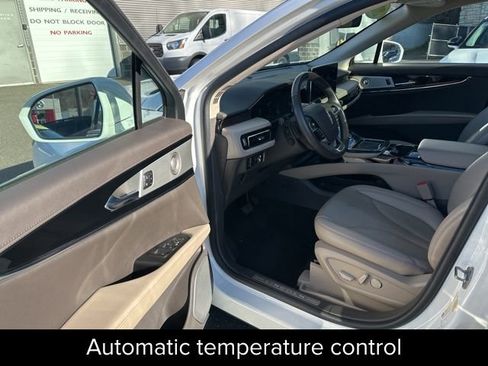 Certified 2023 Lincoln Nautilus Reserve w/ Equipment Group 202A image 12