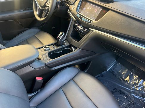 Used 2025 Cadillac XT5 Premium Luxury image 18