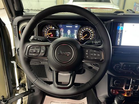 New 2026 Jeep Gladiator Mojave image 15