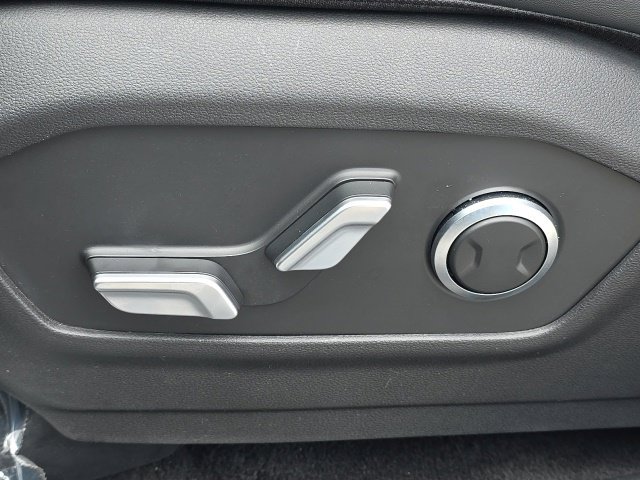 Certified 2025 Hyundai Santa Fe SEL FWD image 6