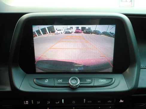 Used 2017 Chevrolet Camaro LT w/ Technology Package RWD image 8