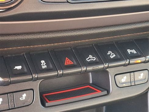 Used 2021 GMC Canyon AT4 image 27