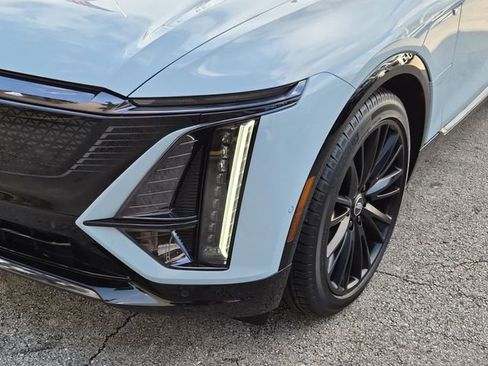 New 2025 Cadillac Lyriq Sport RWD image 10