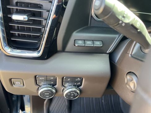 Used 2024 GMC Sierra 1500 Denali image 18