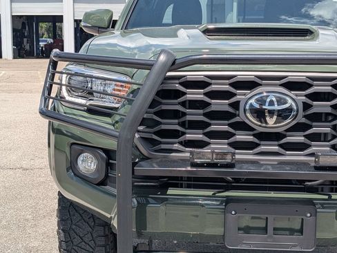 Used 2022 Toyota Tacoma TRD Sport w/ Technology Package AWD/4WD image 8