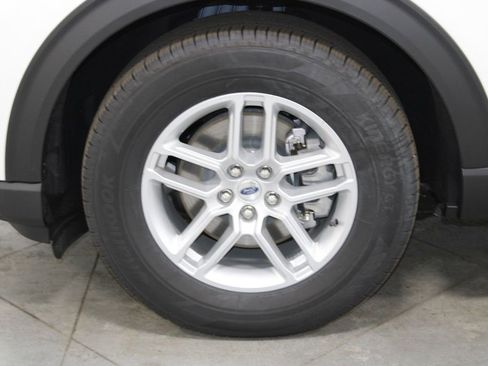 New 2026 Ford Explorer Active RWD image 18