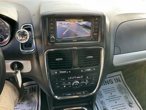 Used 2017 Dodge Grand Caravan GT FWD image 33