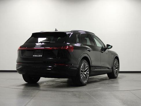 Used 2024 Audi Q8 e-tron Premium Plus w/ Premium Plus Package AWD/4WD image 4