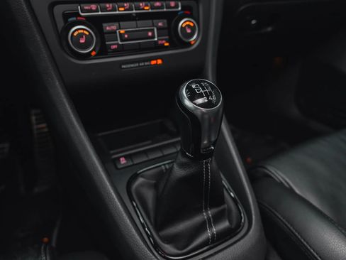 Used 2012 Volkswagen Golf 4-Door image 57