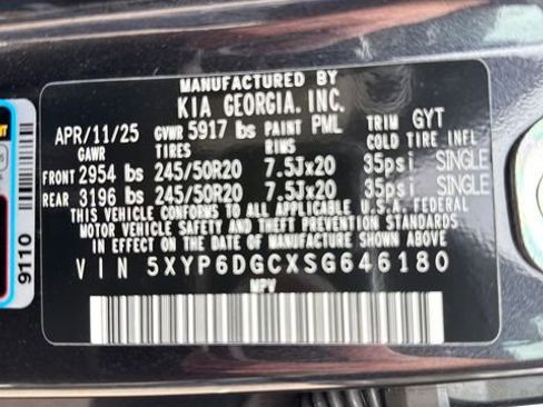 Certified 2025 Kia Telluride S image 30