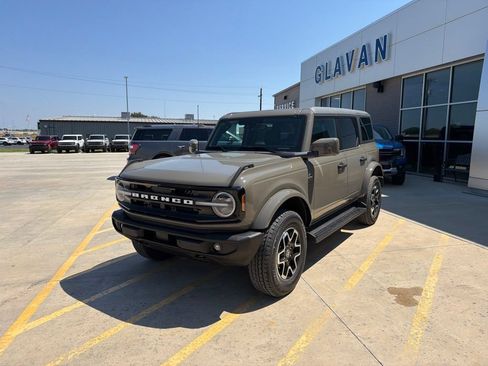 New 2026 Ford Bronco Outer Banks AWD/4WD image 3