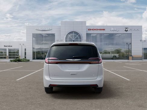 New 2026 Chrysler Pacifica Select AWD/4WD image 7