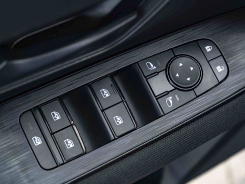 Used 2025 Nissan Kicks S w/ Interior Electronics Package AWD/4WD image 34