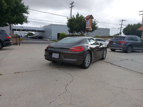 Used 2015 Porsche Cayman RWD image 3