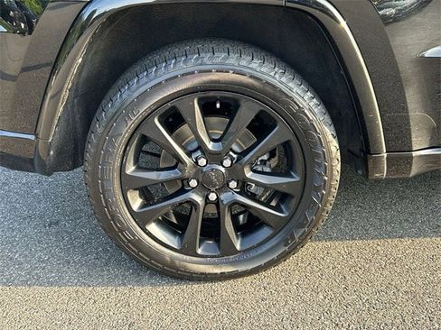 Certified 2020 Jeep Grand Cherokee Altitude image 12