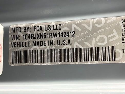 Used 2024 Jeep Wrangler Unlimited image 34