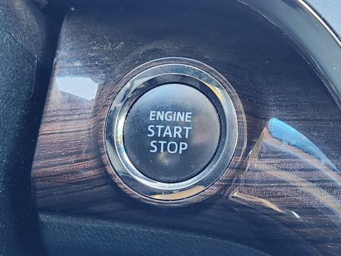 Used 2013 Toyota Avalon XLE image 21