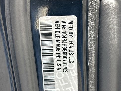 Used 2024 Jeep Grand Cherokee Limited w/ Black Appearance Package image 32