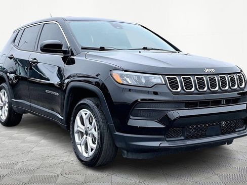 Used 2025 Jeep Compass Sport image 12