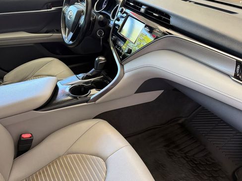 Used 2019 Toyota Camry SE FWD image 15