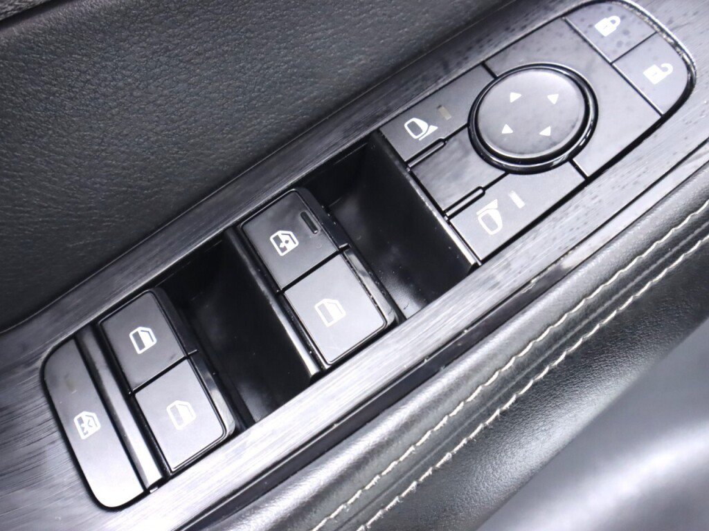Used 2021 Nissan Rogue SV AWD/4WD image 28