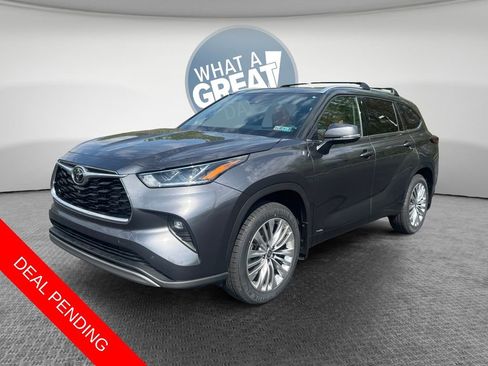 Used 2025 Toyota Highlander Platinum AWD/4WD image 8