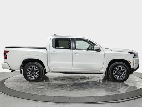Used 2024 Nissan Frontier SL w/ Technology Package AWD/4WD image 8