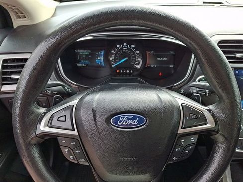 Used 2020 Ford Fusion SE AWD/4WD image 19