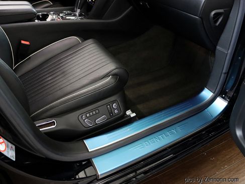 Used 2018 Bentley Flying Spur V8 image 40