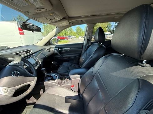 Used 2016 Nissan Rogue SL w/ SL Premium Package FWD image 13