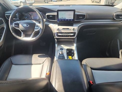 Certified 2023 Ford Explorer XLT w/ Equipment Group 202A AWD/4WD image 9
