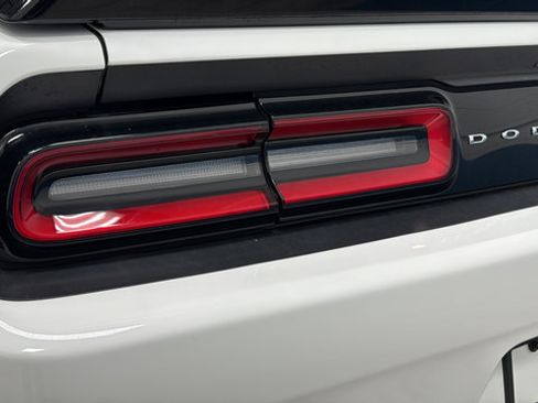 Used 2019 Dodge Challenger SXT RWD image 32