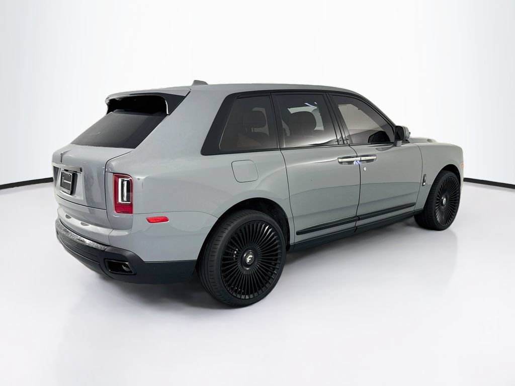 Used 2021 Rolls-Royce Cullinan Black Badge AWD/4WD image 5