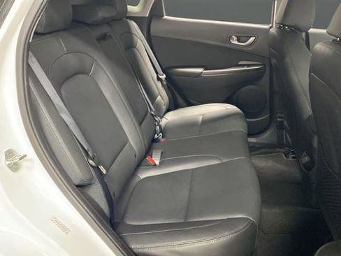 Used 2022 Hyundai Kona Limited AWD/4WD image 25