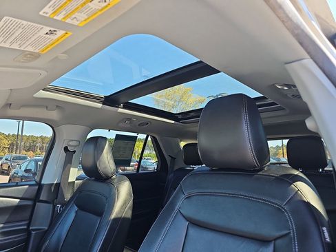 Used 2022 Ford Explorer Limited w/ Equipment Group 301A image 35