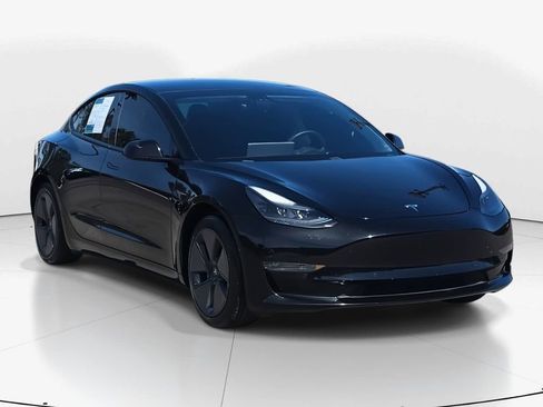 Used 2021 Tesla Model 3 Standard Range Plus image 2