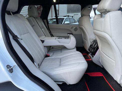 Used 2016 Land Rover Range Rover HSE image 13