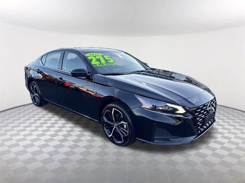 Used 2024 Nissan Altima 2.5 SR image 3