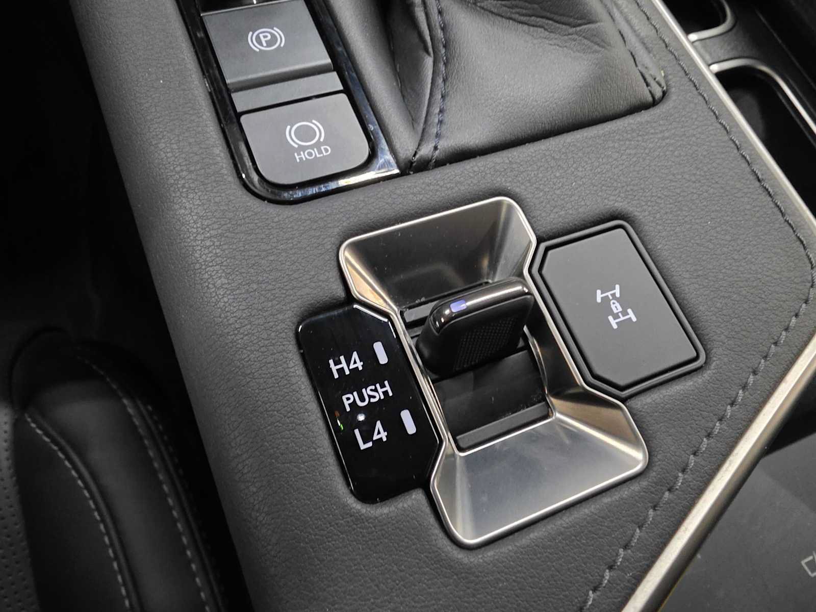 Used 2024 Lexus GX 550 w/ Cold Area Package AWD/4WD image 31