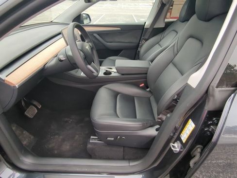 Used 2024 Tesla Model Y Long Range image 8