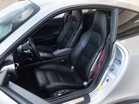 Used 2018 Porsche 911 GT3 RS image 54