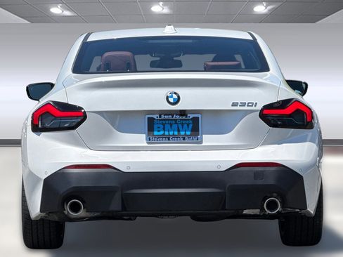 Used 2025 BMW 230i Coupe w/ Premium Package image 9