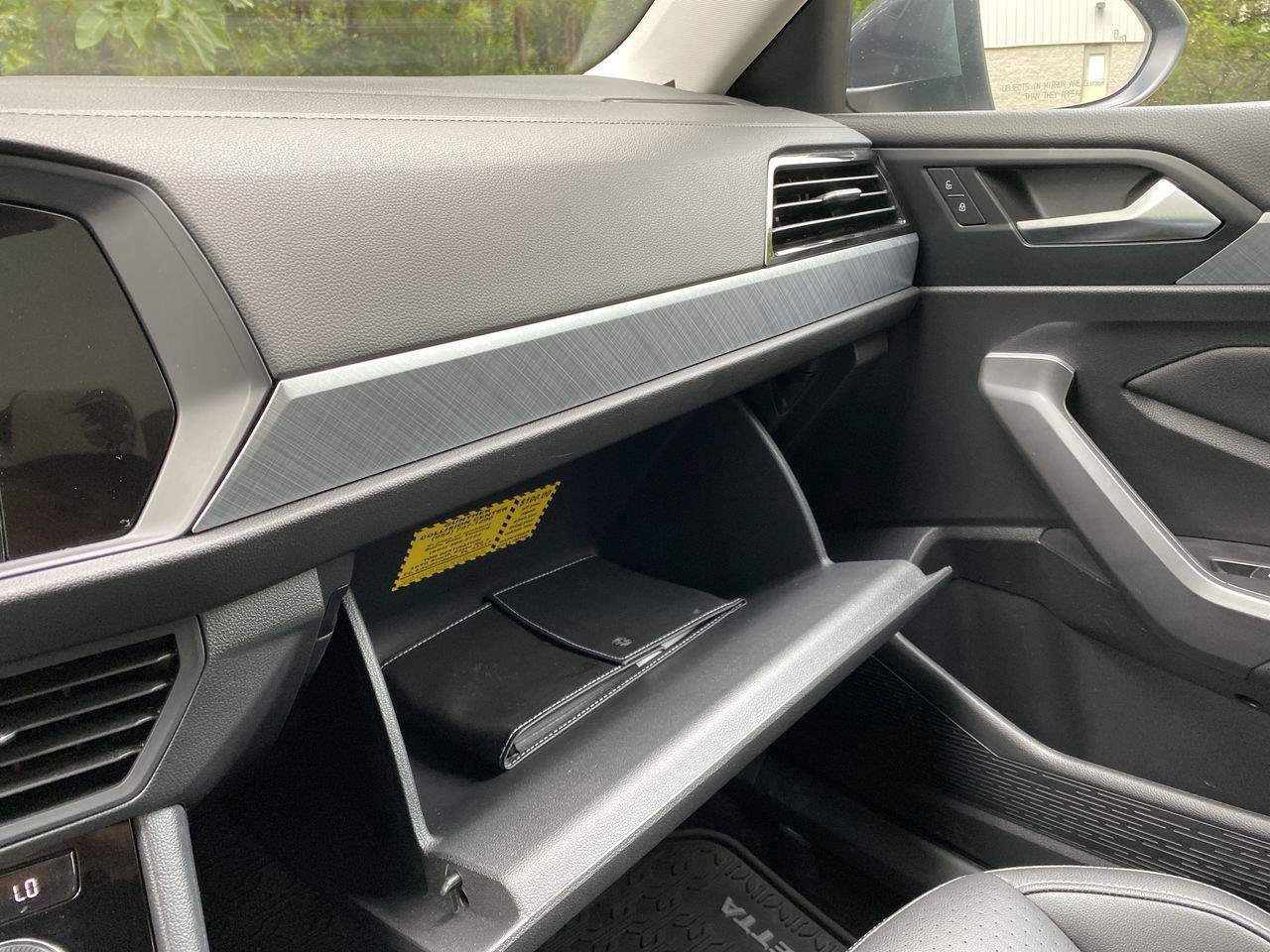 Used 2022 Volkswagen Jetta SE FWD image 34