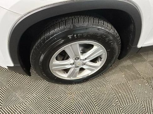 Used 2020 Chevrolet Trax LS w/ Tint and Cruise Package FWD image 10