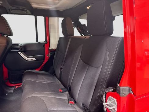Used 2013 Jeep Wrangler Unlimited Sahara w/ Connectivity Group AWD/4WD image 18