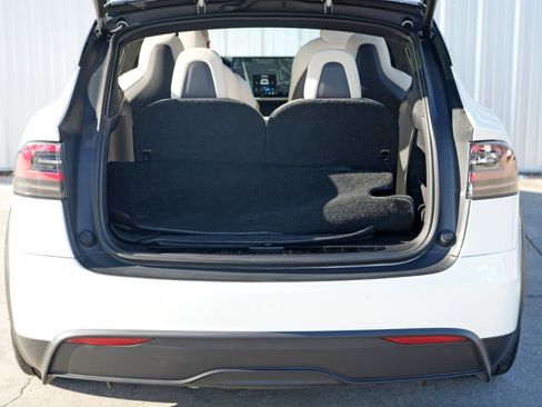 Used 2023 Tesla Model X Standard Range image 10