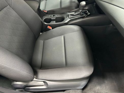 Used 2025 Toyota Corolla LE FWD image 58