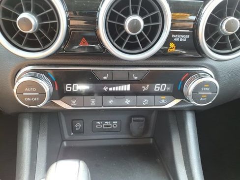 Certified 2025 Nissan Sentra SR w/ Midnight Edition FWD image 29