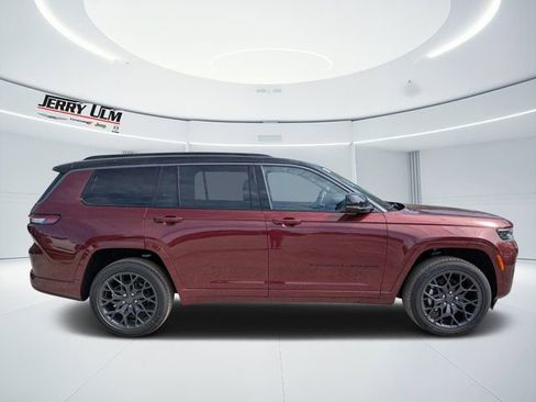 New 2026 Jeep Grand Cherokee L Summit w/ Obsidian Package AWD/4WD image 2