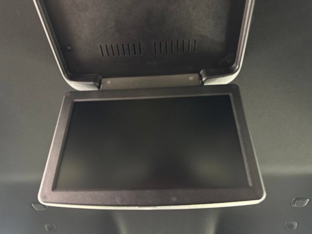 Used 2021 Chrysler Pacifica Touring w/ S Appearance Package FWD image 23